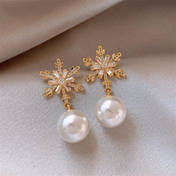 GOLICC Christmas Snowflake Pearl Earrings - Picture 7 of 12
